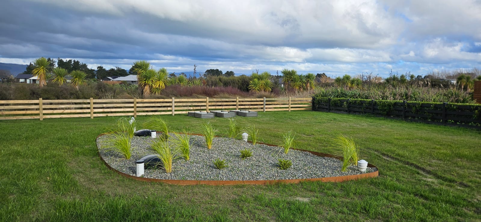 CORTEN STEEL GARDEN EDGING